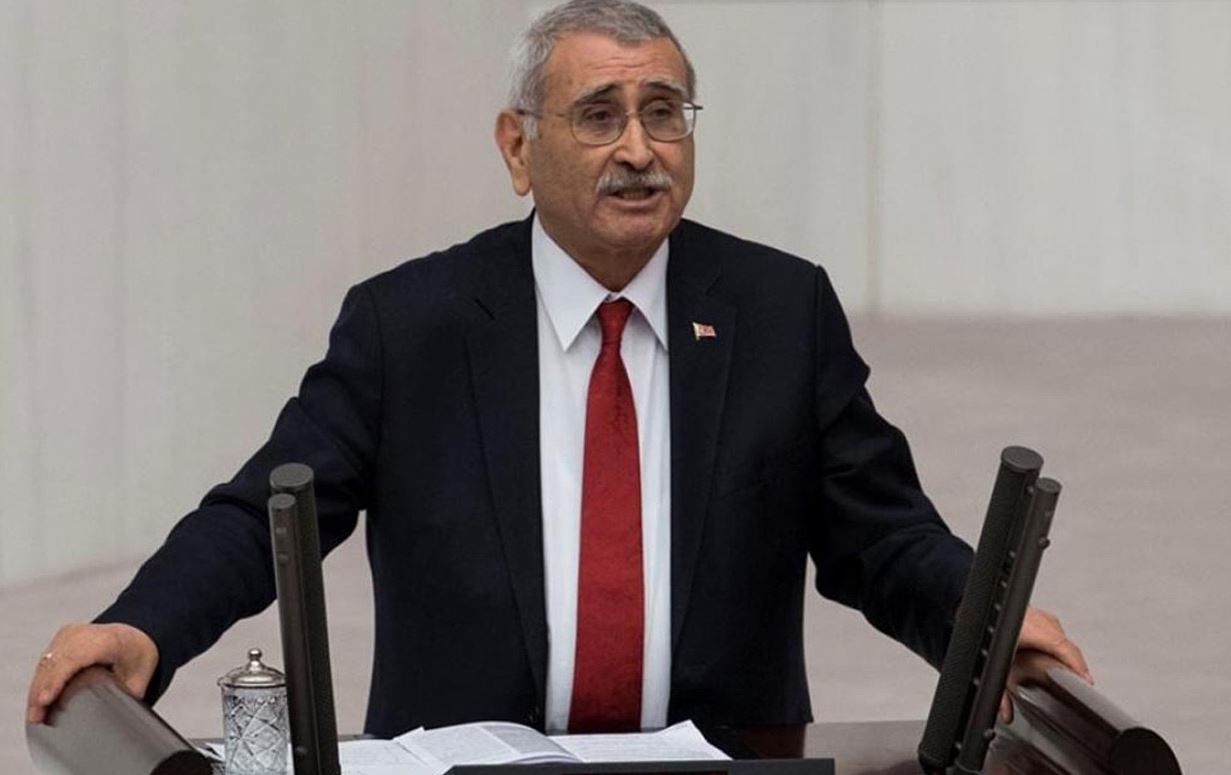 داوای لێکۆڵینەوە لە سەرۆکی پێشووتری بانکی ناوەندیی تورکیا دەکرێت