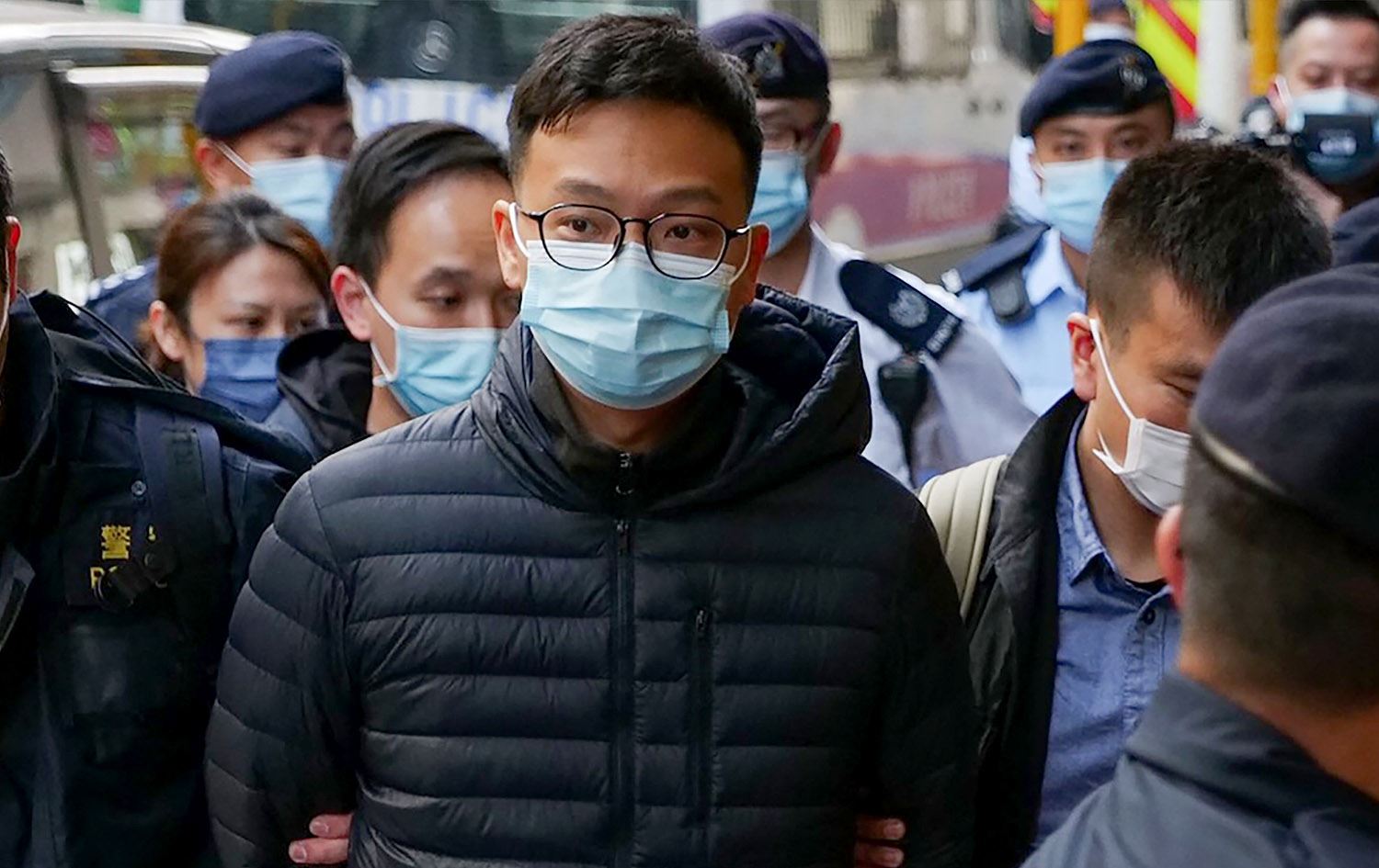 پۆلیسی هۆنگ کۆنگ 6 رۆژنامەڤان بە تۆمەتی بڵاوکردنەوەی 'هەواڵی ئاژاوەگێڕ' دەستگیردەکات