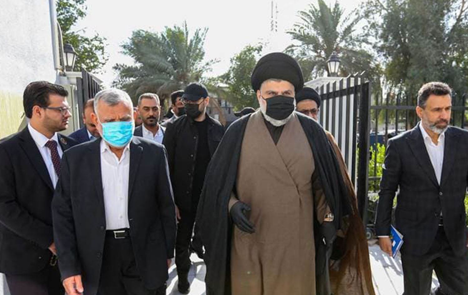 Sadr, Şii gruplarla bir araya geldi: Ne doğulu ne batılı, ulusal çoğunluk hükümeti