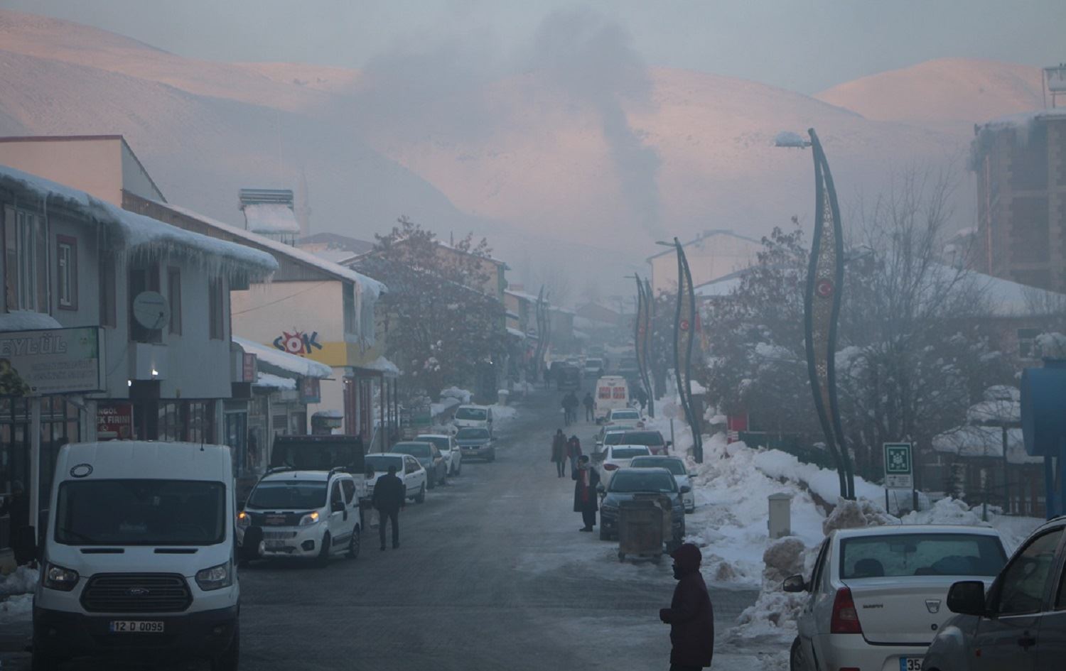 Kanîreş zivistanan bi dûxana komirê tê nixumandin