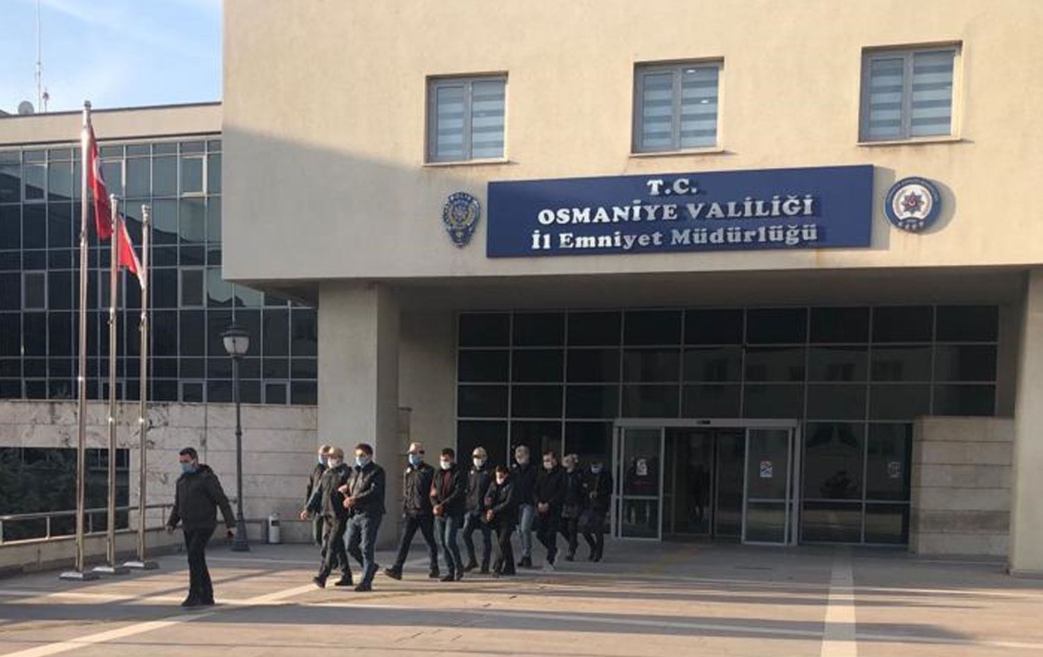 Li Osmaniyê bi hinceta 'endamtiya YPGê' 5 Efrînî hatin girtin