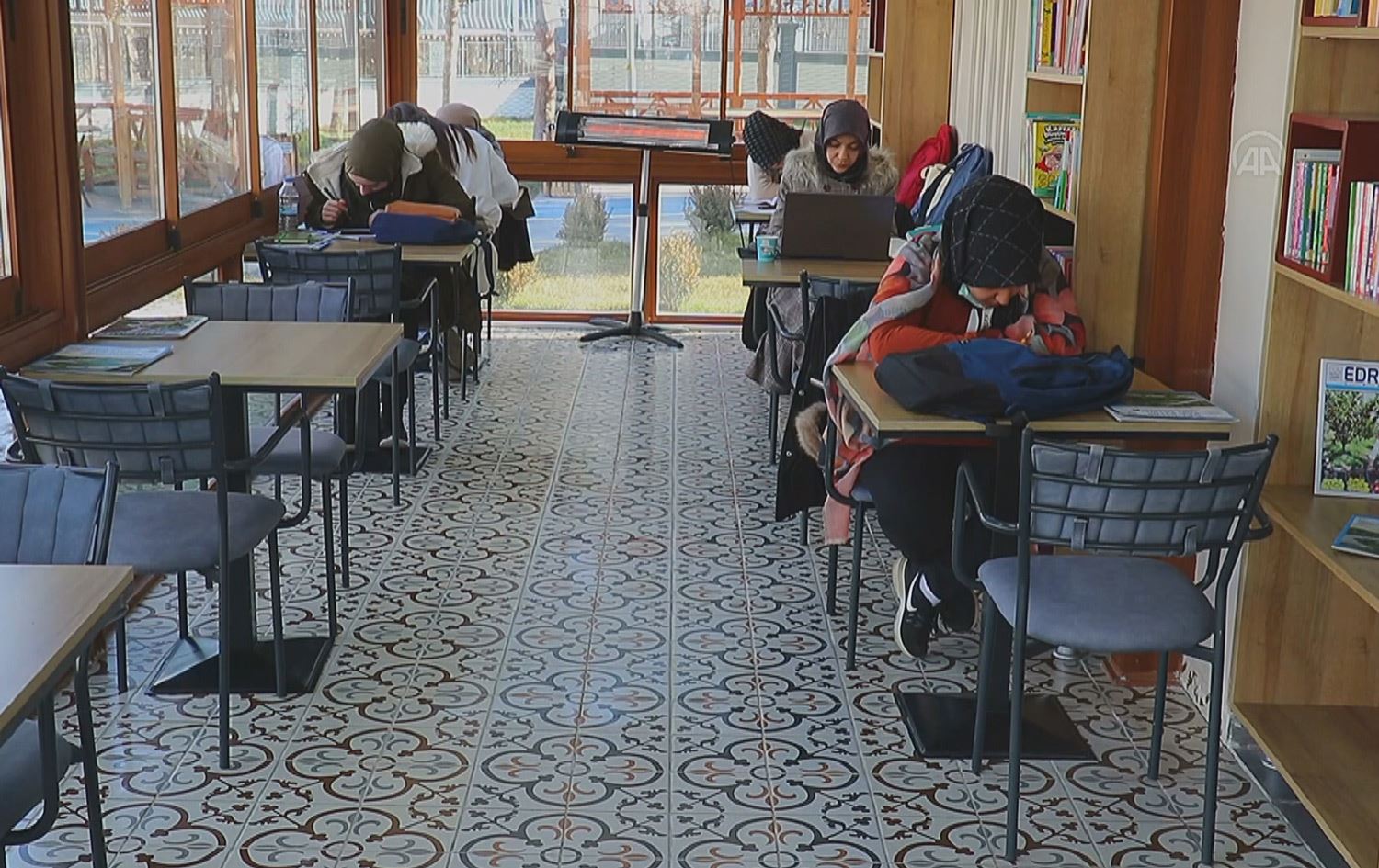 پڕۆژەی 'کتێب و قاوە' لە شاری وان دەکرێتەوە