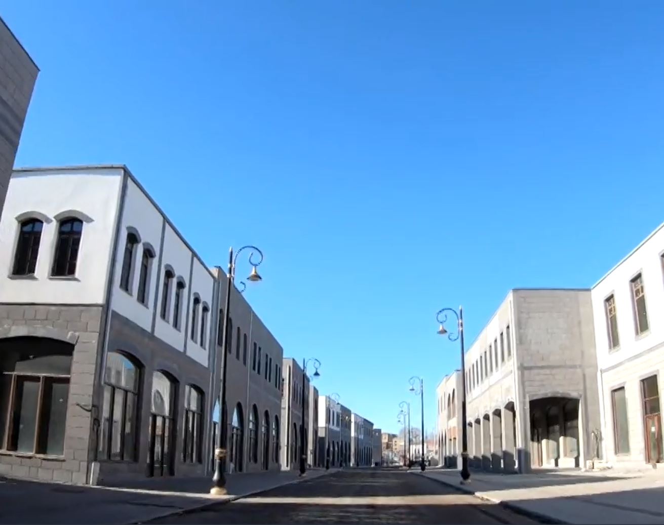 Xelkê Sûra Amedê ji xaniyên nû ne razî ne