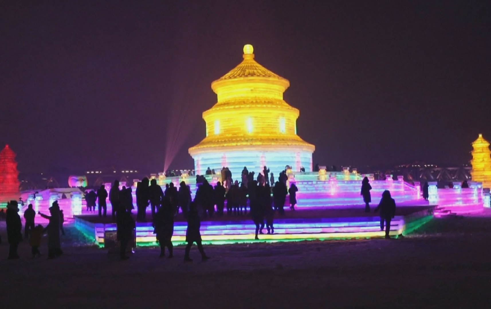 لە چین خانوو و باڵەخانە لە سەهۆڵ دروستدەکرێت