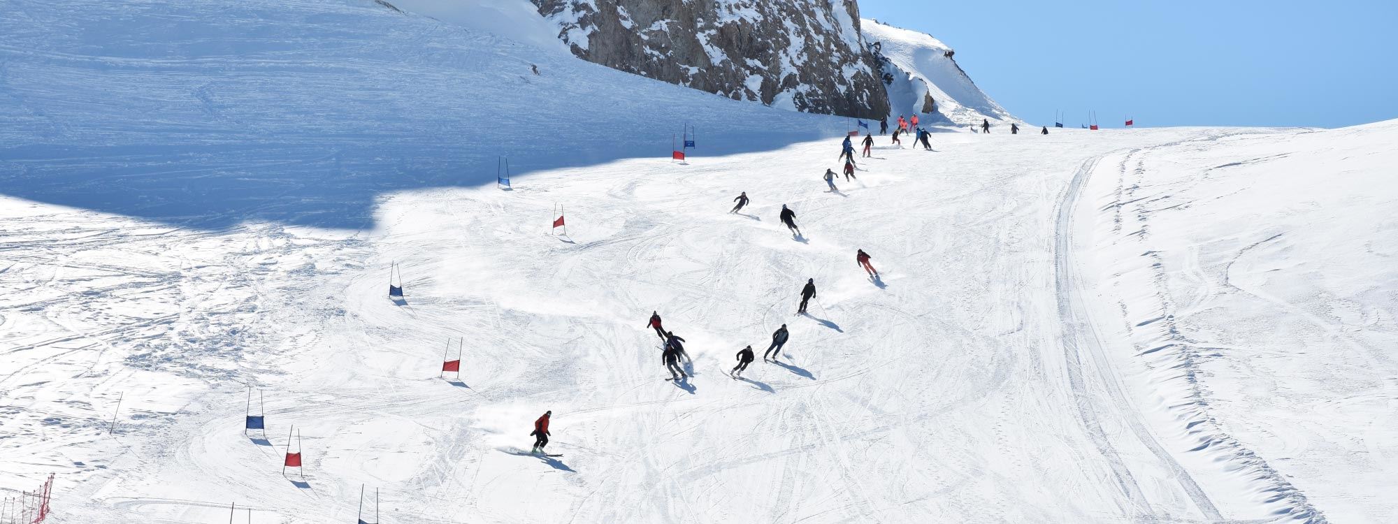 WÊNE - Navenda Kaşûnê  ya Colemêrgê mazûvaniya geştyarên xwemalî û biyanî dike
