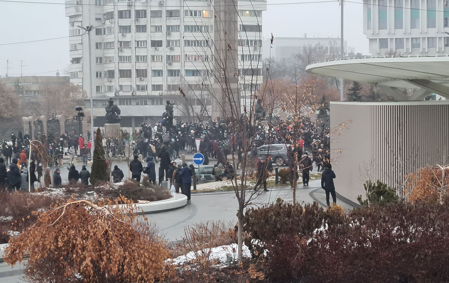 Kazakistan Cumhurbaşkanı polise "vur' emri verdi