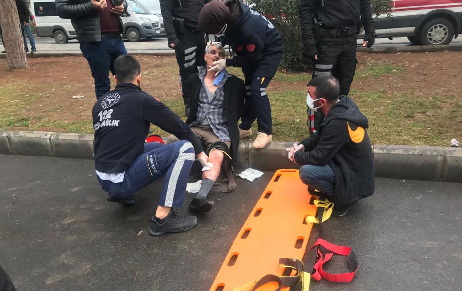 Diyarbakır'da adliye önünde silahlı çatışma!