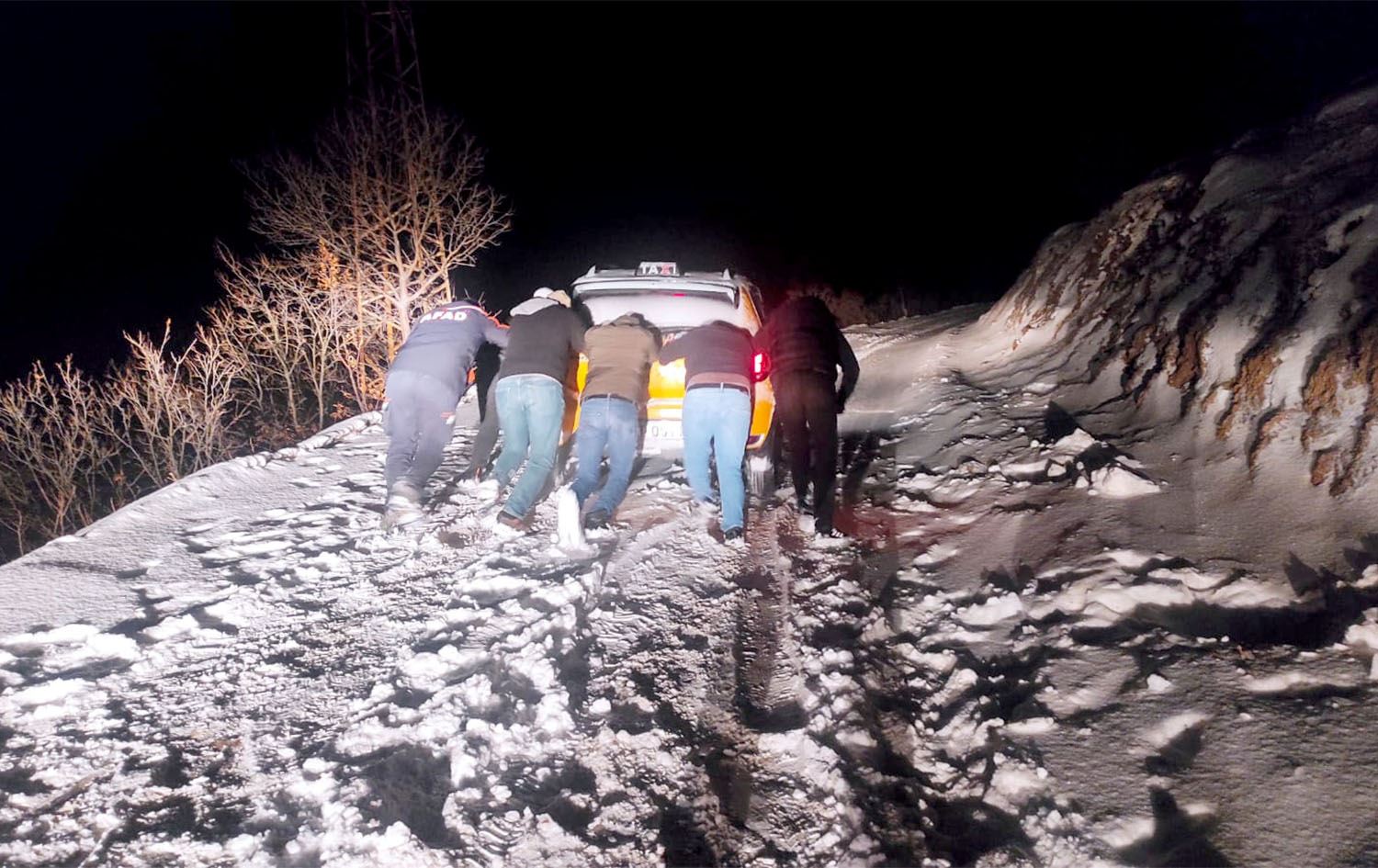 چەولیگ: شەش کەس لە رەقبوونەوە رزگار کران