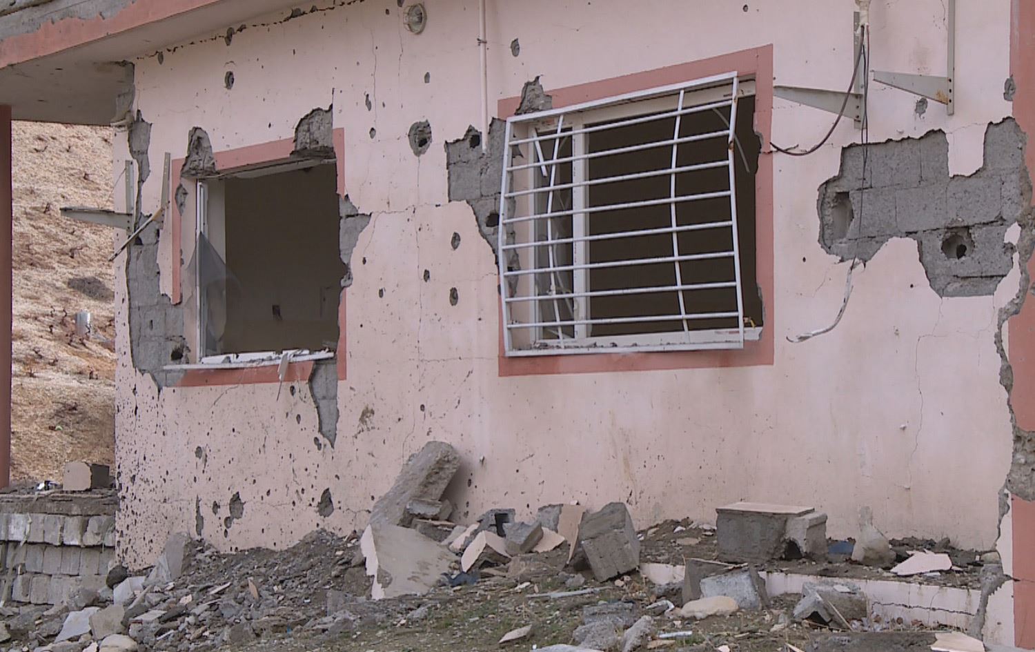 دوای ساڵ و نیوێک لە بۆردوومانی تورکیا، هێشتا نەخۆشخانەی گوندی سەفرە نەکراوەتەوە