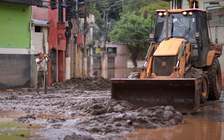 Brezilya'da heyelan nedeniyle binlerce kişi tahliye edildi