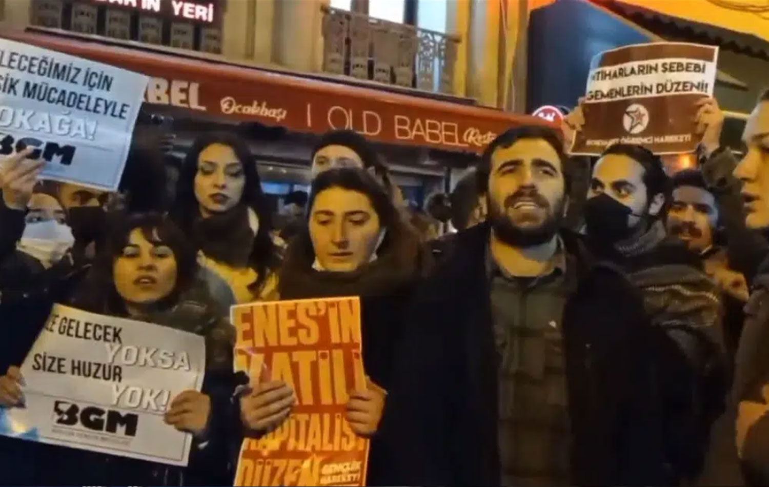 İstanbul’da gözaltına alınan gençler serbest bırakıldı