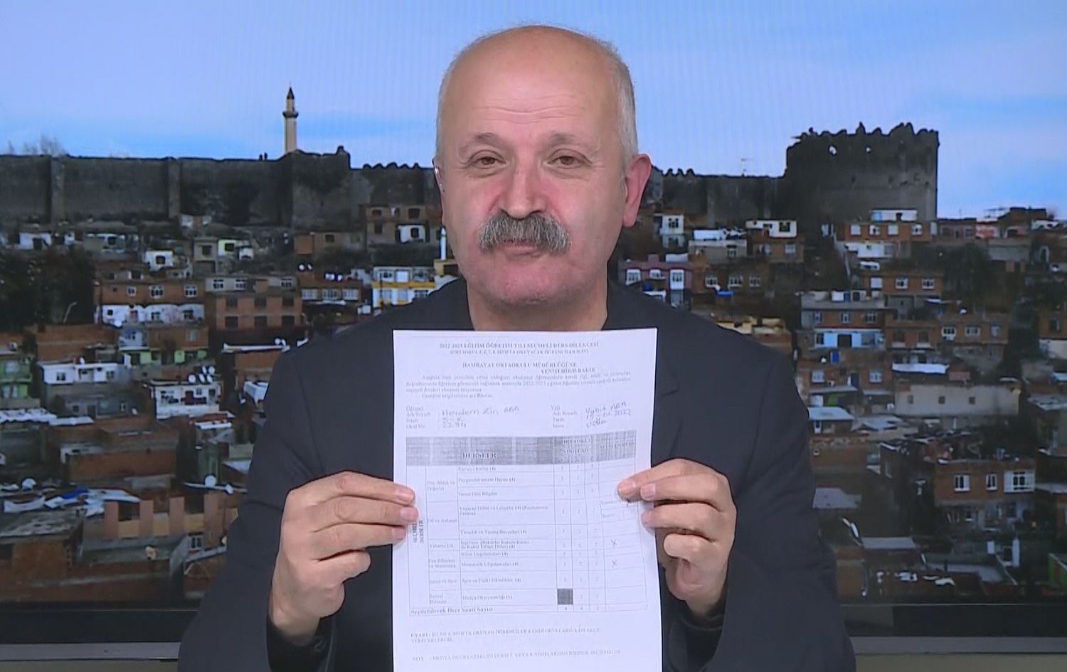 Vahit Aba: Dersa bijarte ya Kurdî têrê nake, lê divê hemû kes hilbijêre