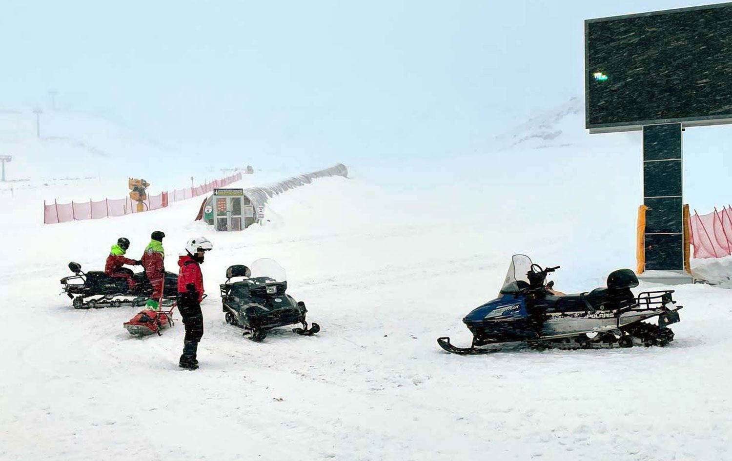 Kar kütlesinin altında kalan Kanadalı turist hayatını kaybetti