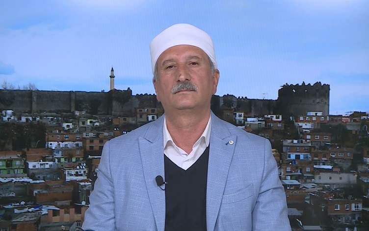 Mele Zahid Çiftkuran: Din dersini anadil dersiyle karşı karşıya getirmek istiyorlar