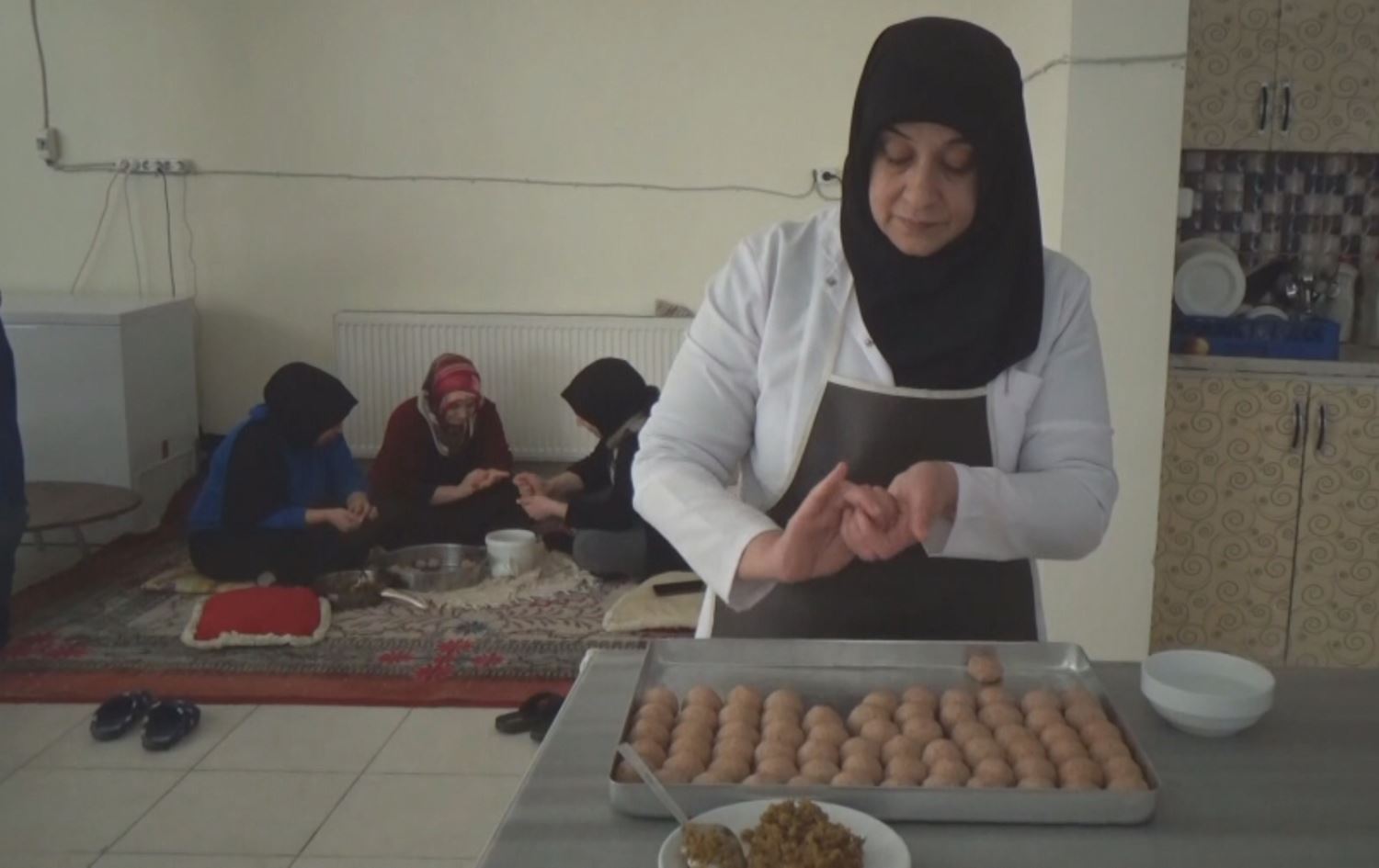 Li Mûşê 7 jinan ji bo firotina xwarinên Kurdî kargeh vekirin