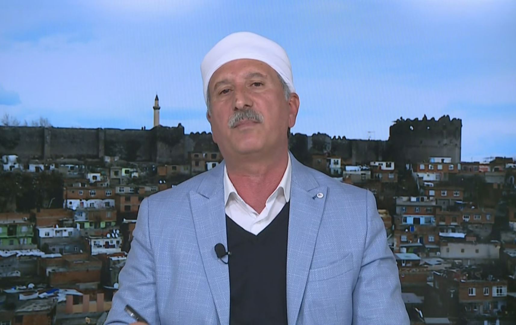 سەرۆکی کۆمەڵەی شێخ سەعیدی پیران: هەوڵێک هەیە بۆ ئەوەی وانەی ئایین لە جیاتی کوردی بخوێندرێت