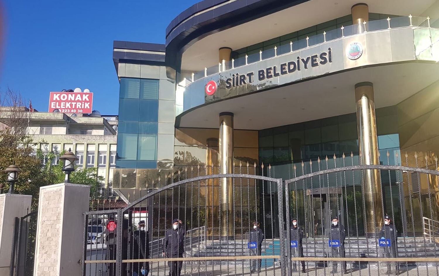 3 belediye başkanı hakkındaki ev hapsi kararı 613 gün sonra kaldırıldı