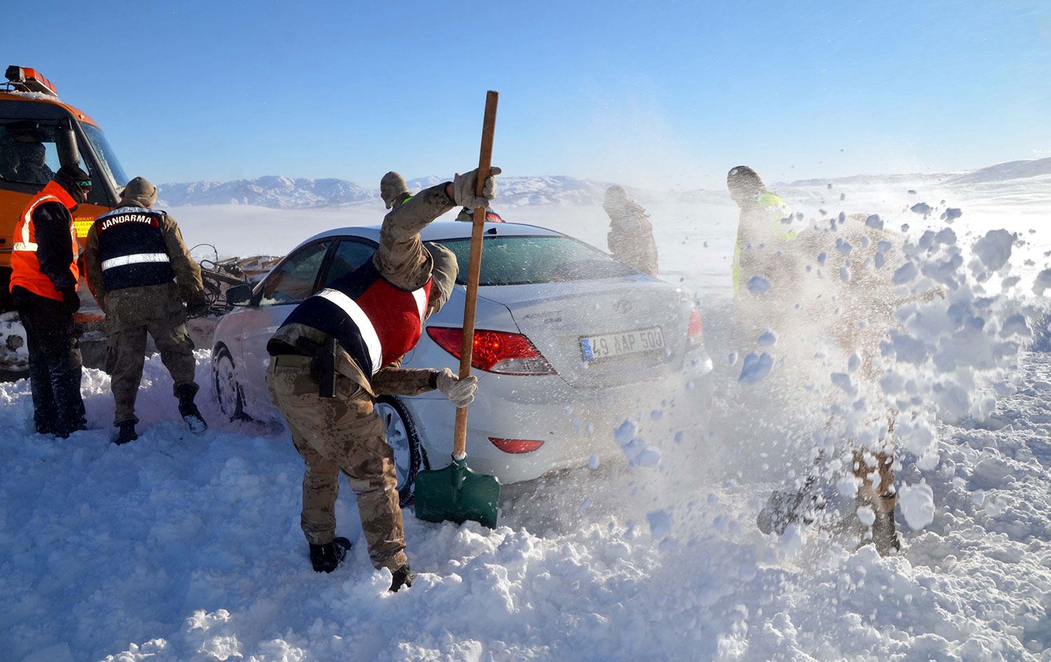 Van, Hakkari, Bitlis ve Muş'ta 646 köy yolu kapandı