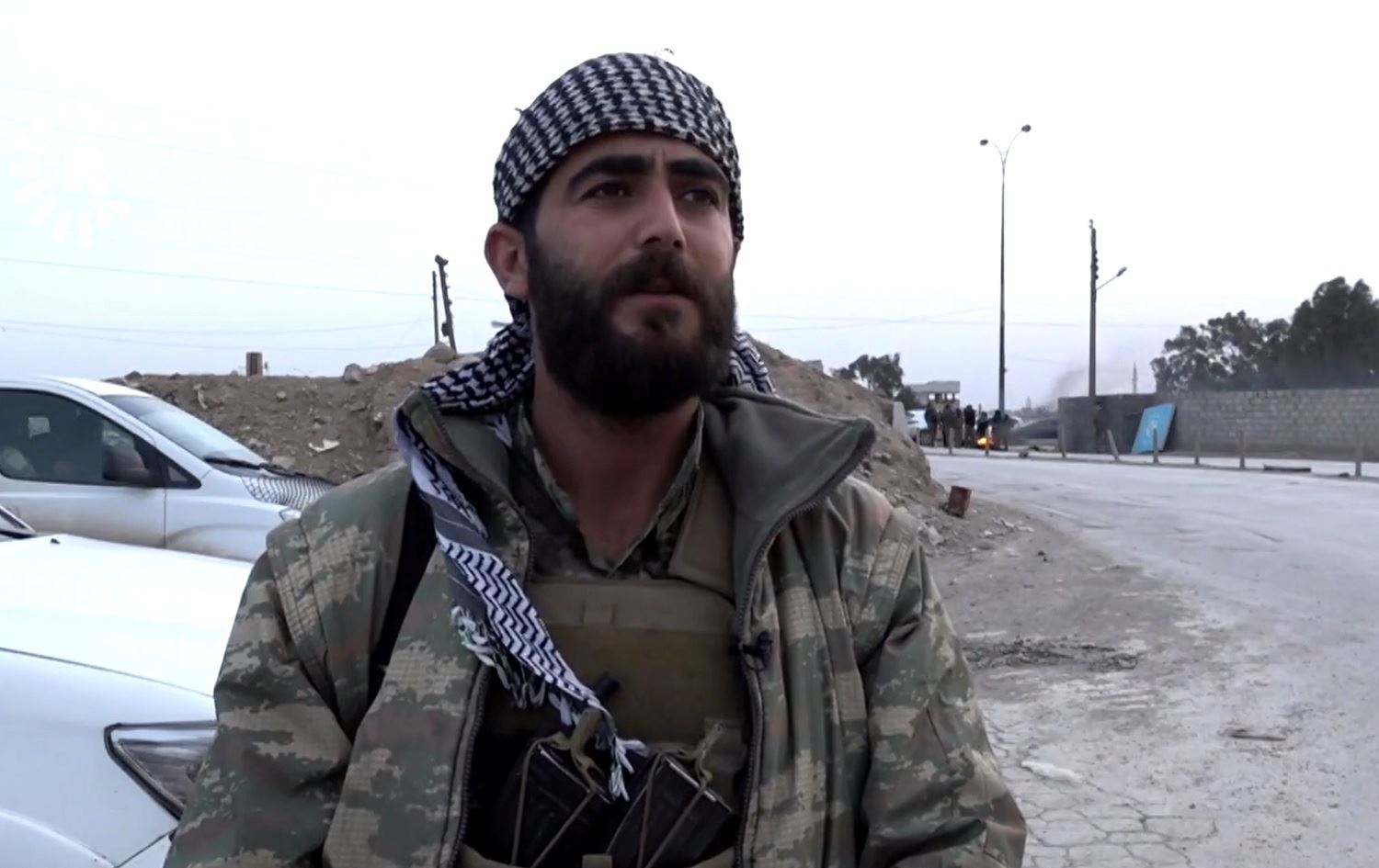 Fermandarekî HSDê: Em ji du milan ve ketine zindanê