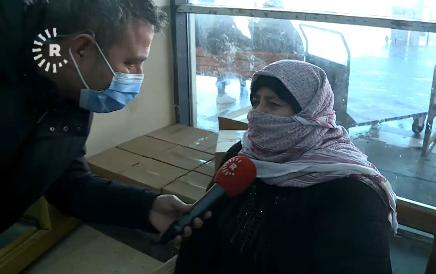 Diyarbakır'da kar ulaşımı durdurdu; Yolcular otogarda bekletiliyor