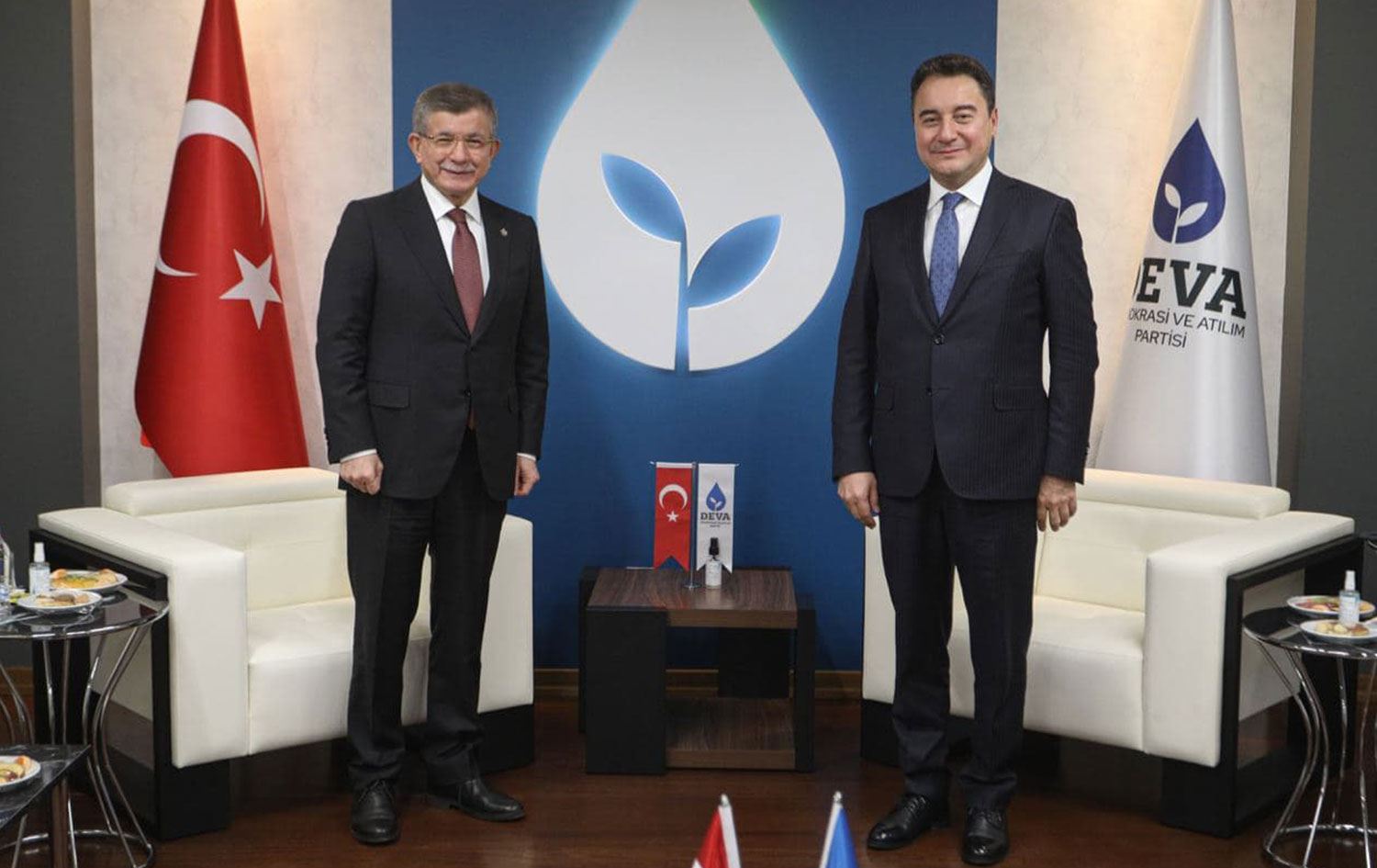 DEVA ve Gelecek liderleri bir araya geldi, gündem parlamenter sisteme dönüş