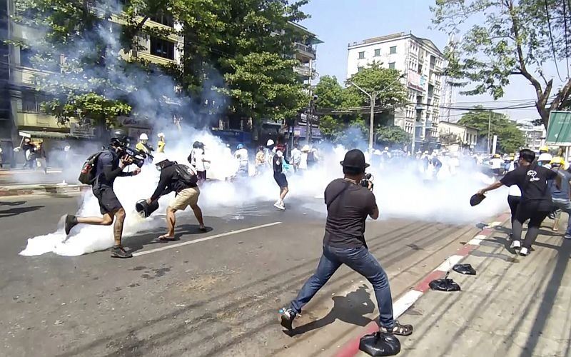 ساڵێک دوای کودەتا، هاووڵاتییانی میانمار دۆخی وڵاتەکەیان بە 'دۆزەخ' ناودەبەن