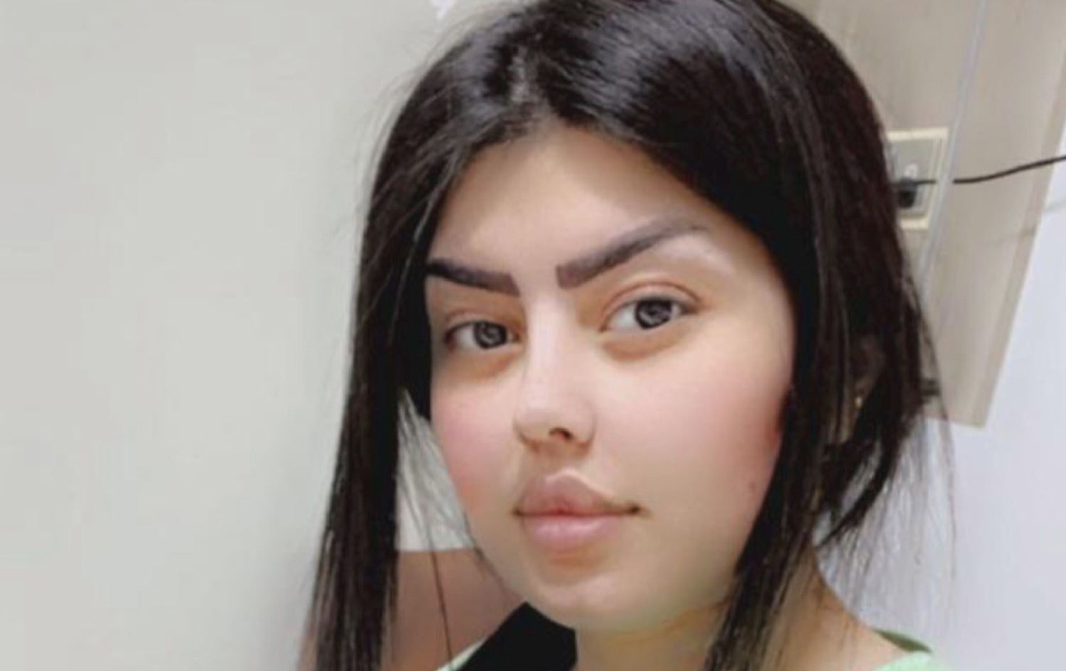 دایکی ئەو کچەی لە بەغدا بە نەشتەرگەریی جوانکاری گیانی لەدەستدا: پزیشکەکە هەڵاتووە