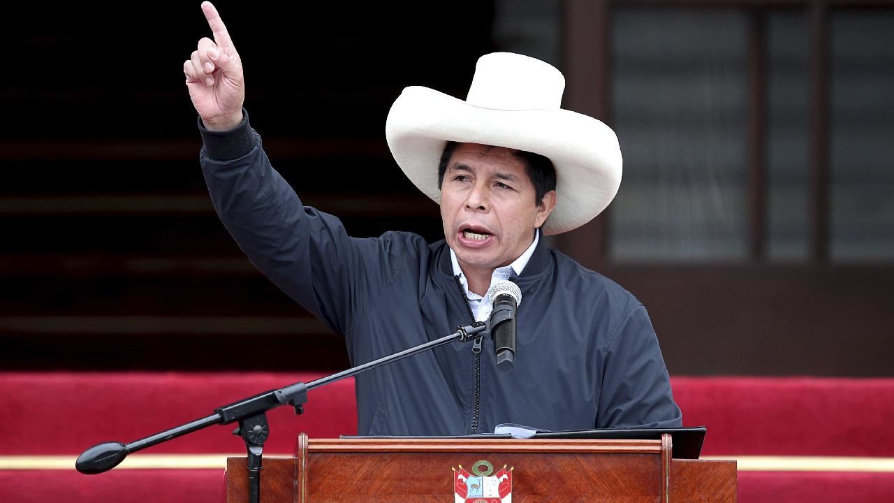 3 gün önce yemin edip göreve başlayan başbakan istifa etti