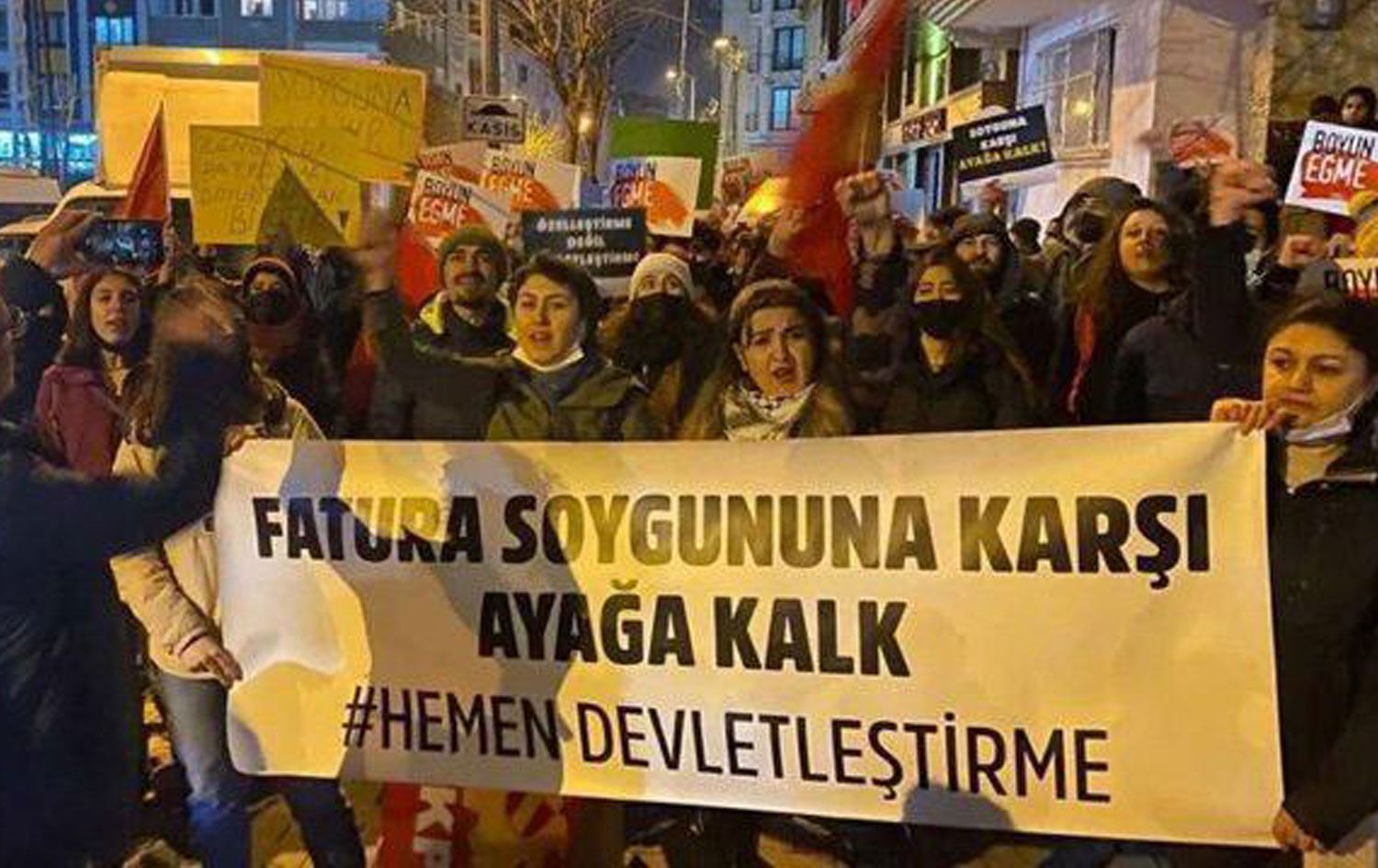 Bir çok kentte elektrik zammı protesto edildi
