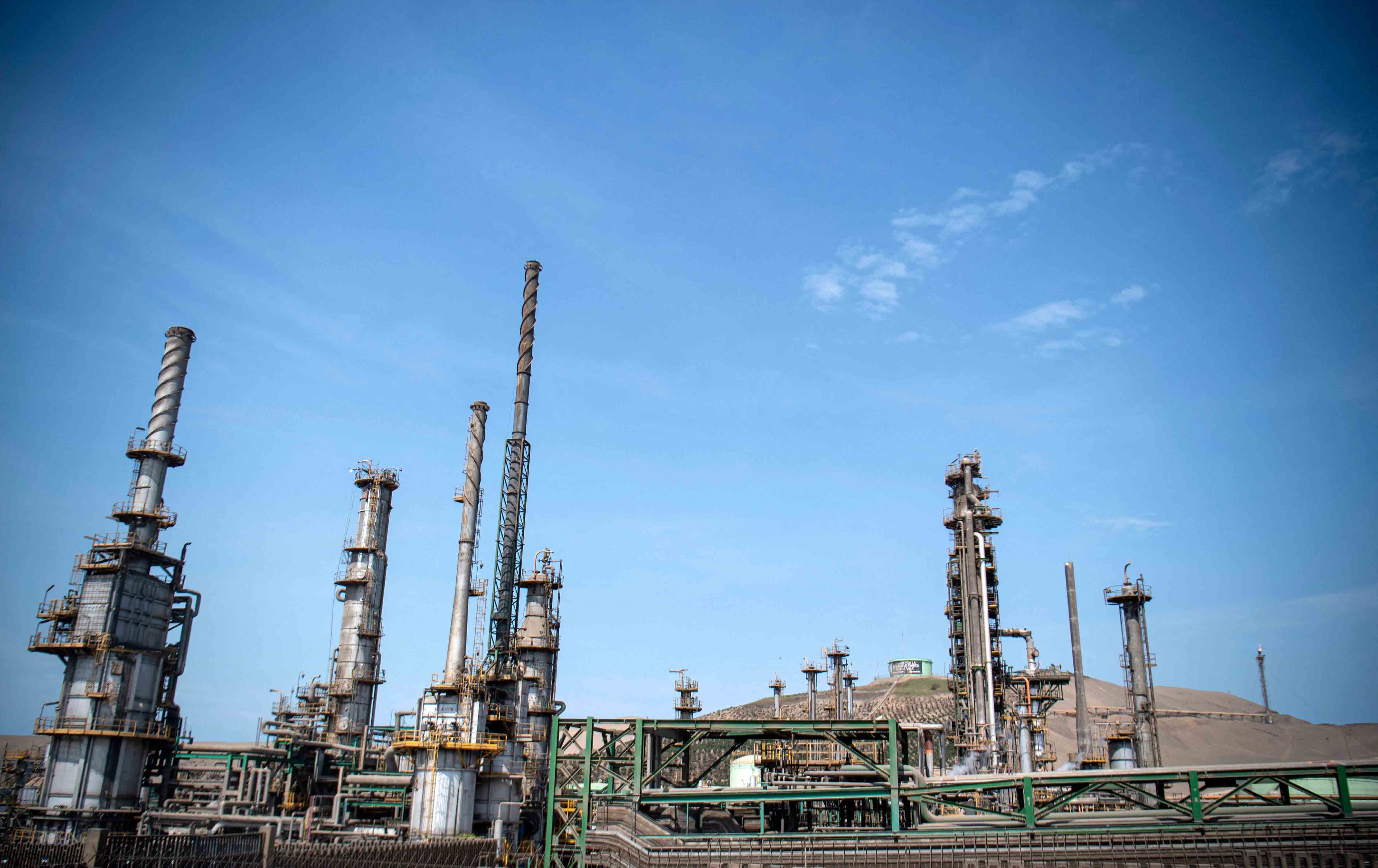 ئەگەری رێککەوتنی ئێران و ئەمریکا نرخی نەوتی دابەزاند