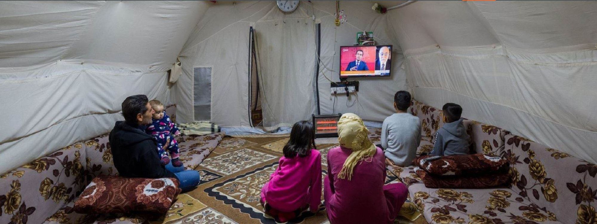 Penaberên Rojavayê Kurdistanê yên li Kampa Berdeş temşayî Rûdawê dikin