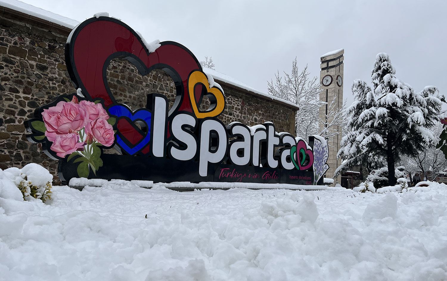 Isparta açıklaması: 45 günlük kar 11 saatte yağdı