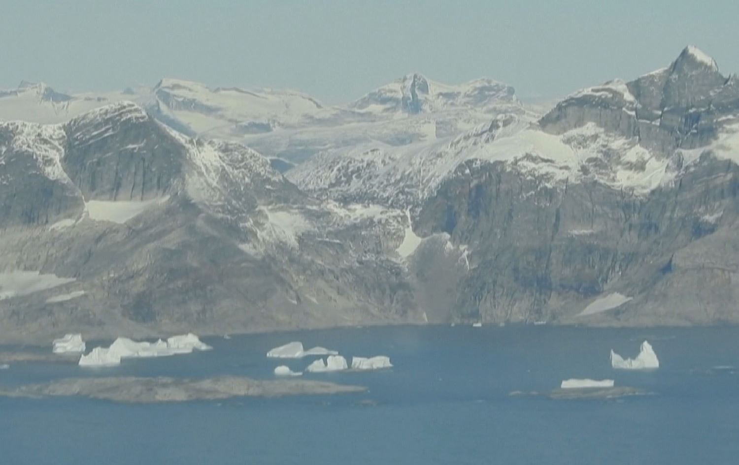 گرینلاند.. لە 20 ساڵدا 4.7 ترلیۆن تۆن سەهۆڵ تواوەتەوە