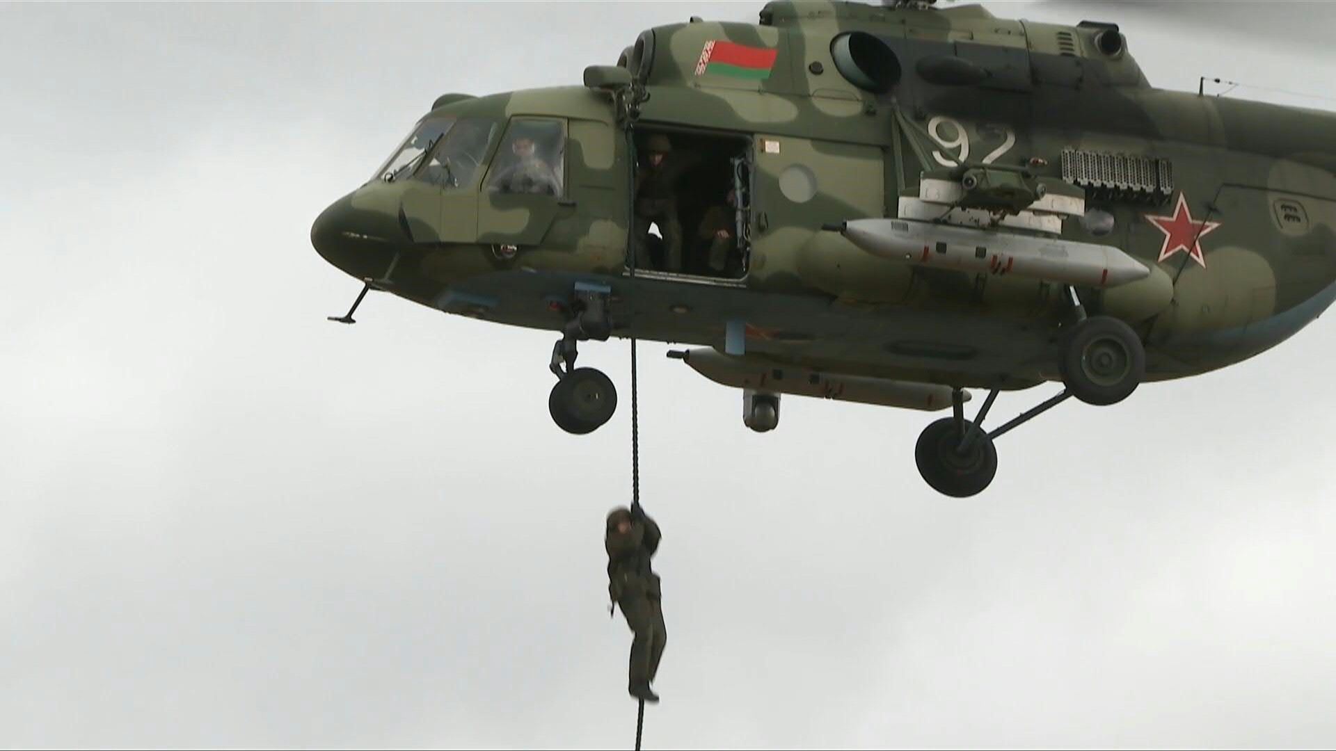 الولايات المتحدة تدعو مواطنيها مغادرة أوكرانيا واسرائيل تقرر اجلاء عائلات دبلوماسييها