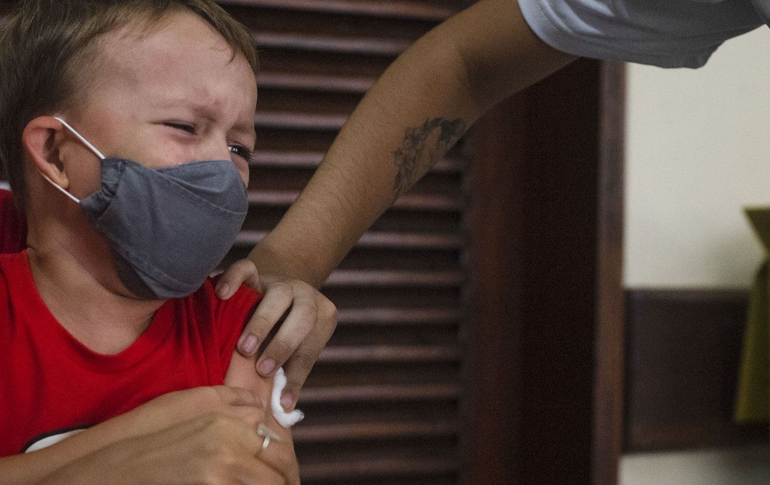 FDA çocuklar için aşı onayı vermedi