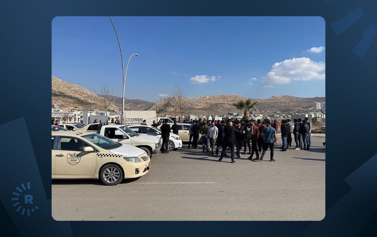 بەهۆی گرانی نرخی بەنزین شۆفێرانی تەکسی لە دهۆک گردبوونەوە