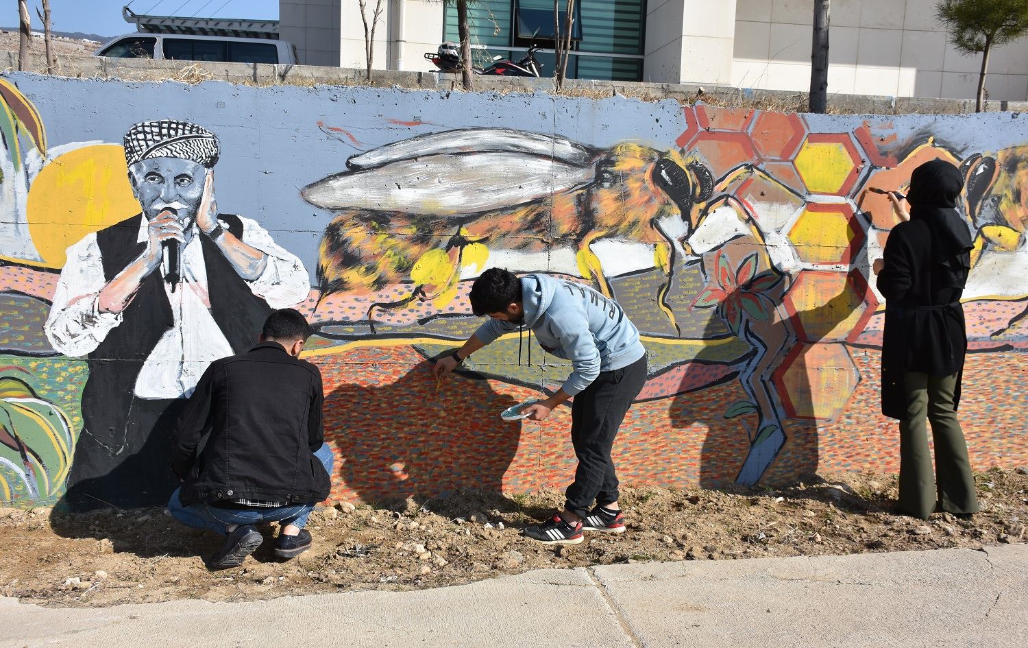Li Şirnexê dîwar bi dîmenên çandî û dîrokî hatin xemilandin