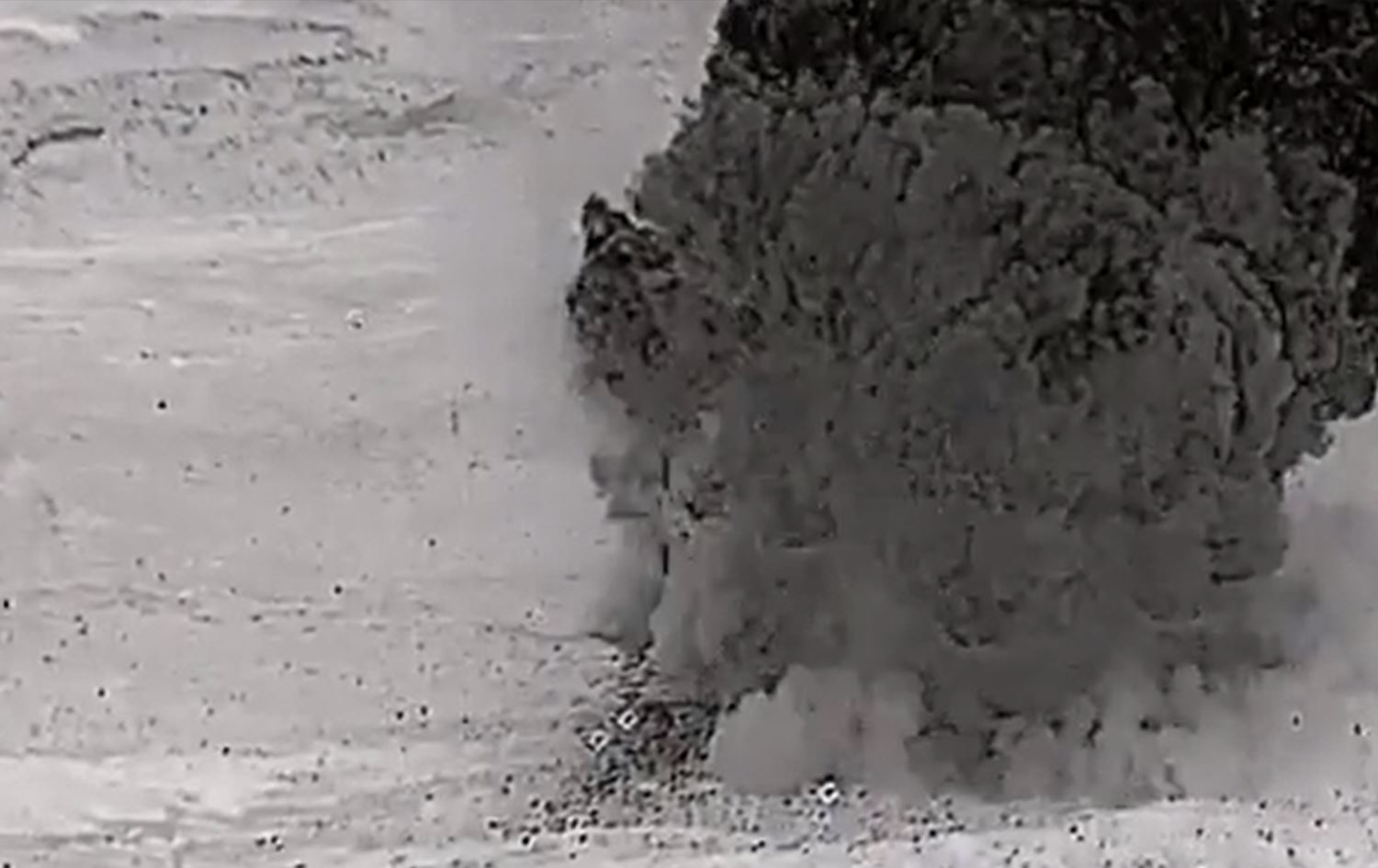 Irak hava kuvvetleri Kerkük’te, IŞİD hücrelerine operasyon düzenledi