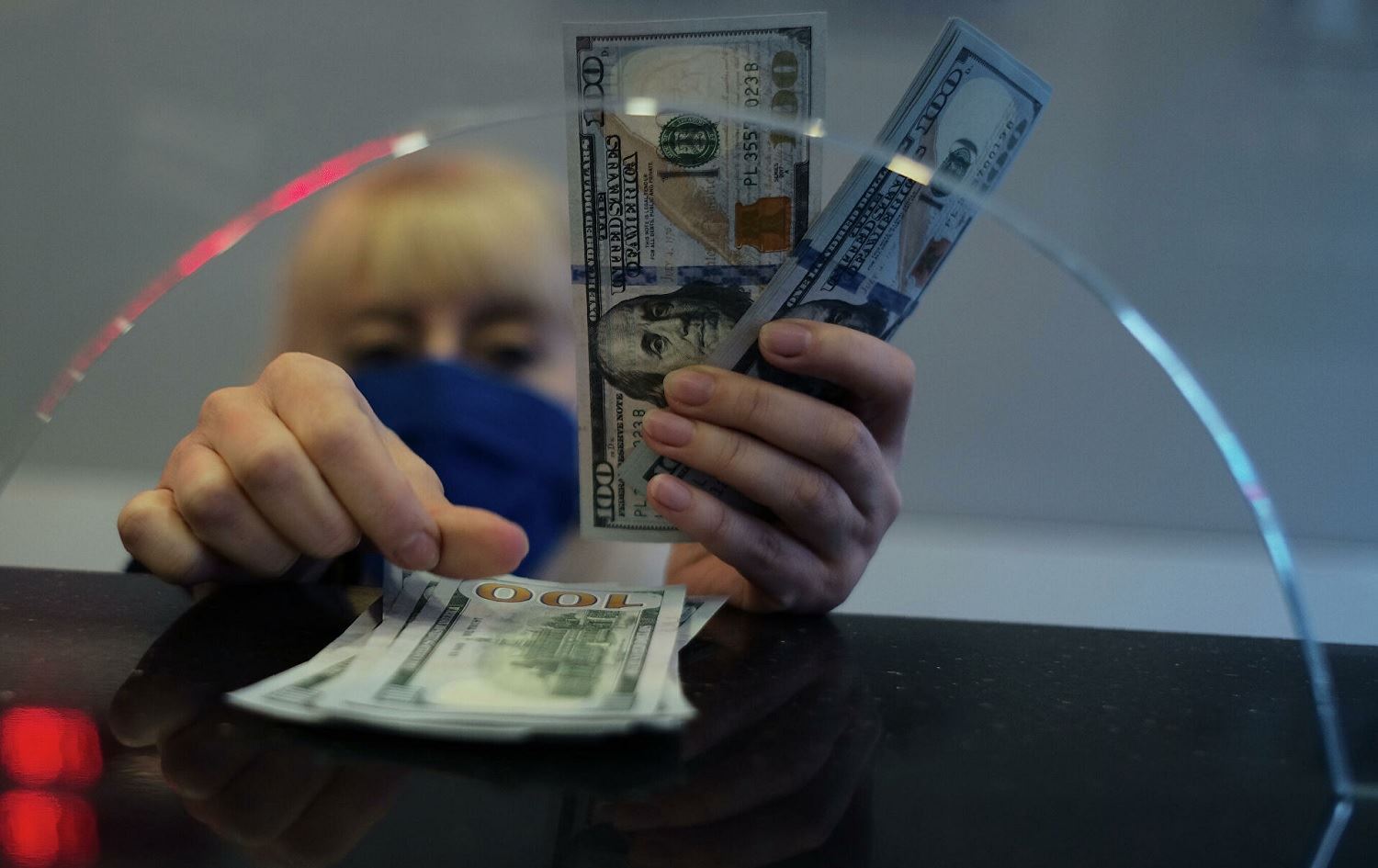 Ukrayna’ya askeri harekat sonrası Dolar/TL 14'ü geçti