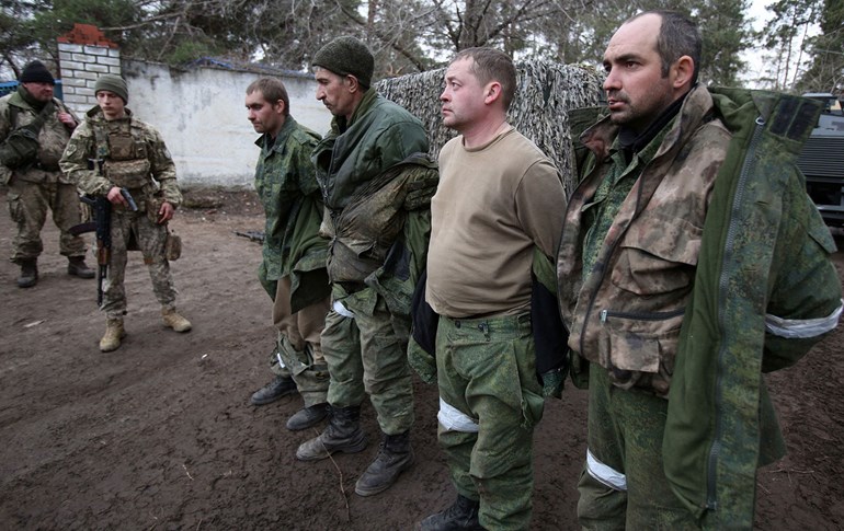 Ukrayna kuvvetleri, Ukrayna'nın doğusundaki Lugansk kenti yakınlarındaki Schast'ye kasabasına düzenlenen saldırıda Lugansk Halk Cumhuriyeti'nin askerlerini gözaltına aldı. AFP