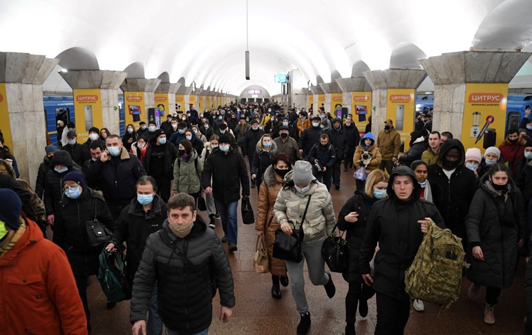 Ukrayna, 18 yaş üstü erkeklerin ülkeyi terk etmesini yasakladı
