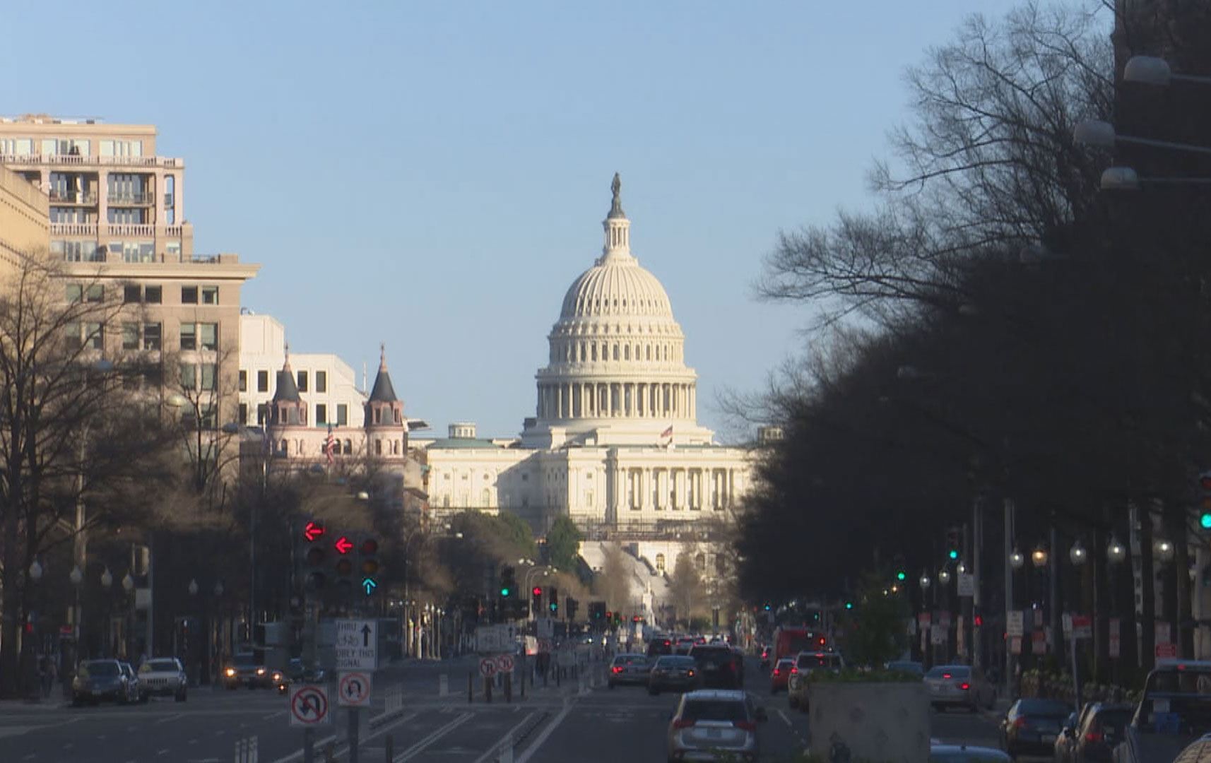هێرشی رووسیا بۆ سەر ئۆکراینا؛ بەشێک لە ئەمریکییەکان رەخنە لە سیاسەتەکانی بایدن دەگرن