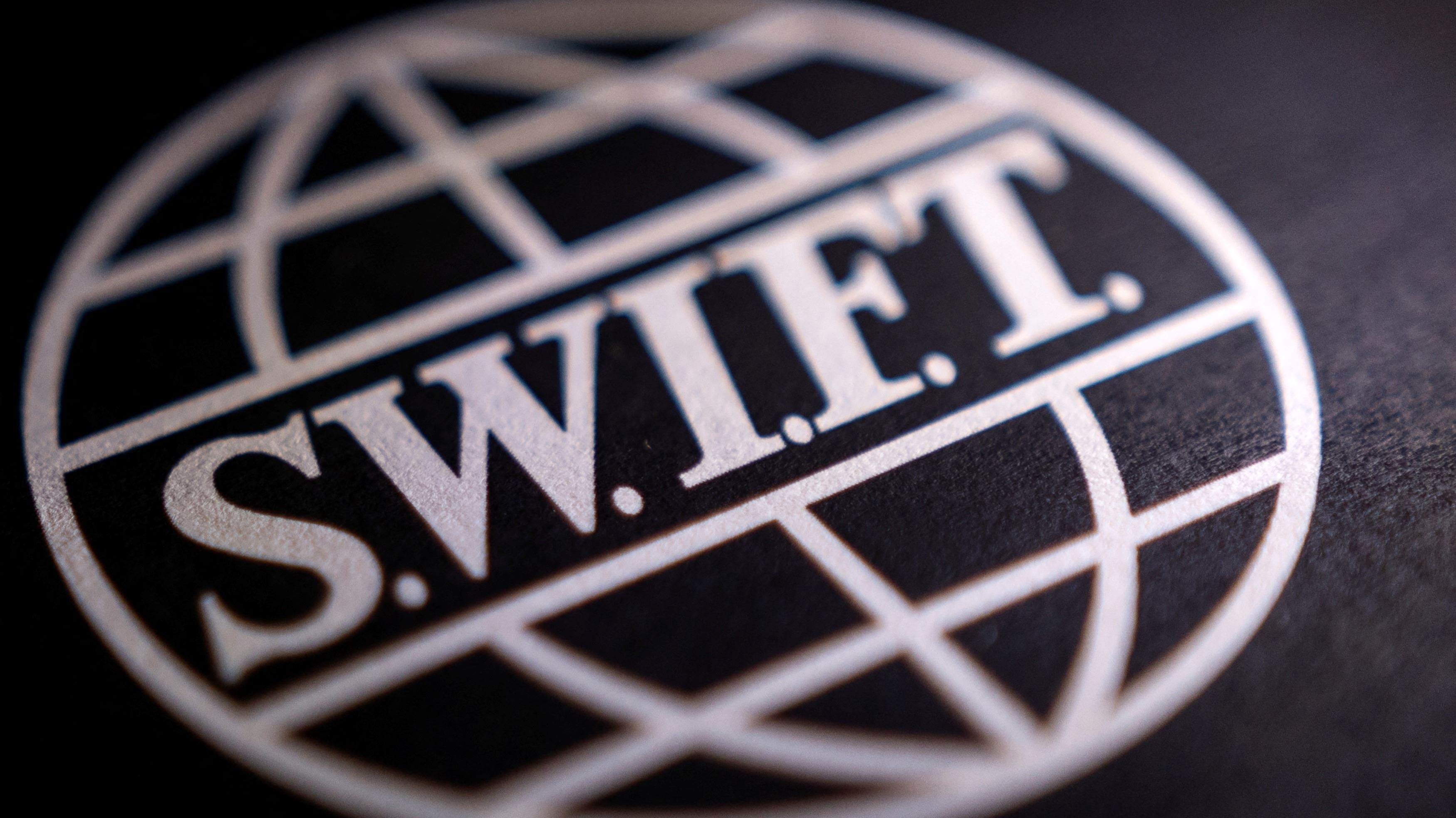 رووسیا لە سیستەمی بانکیی SWIFT دەردەکرێت