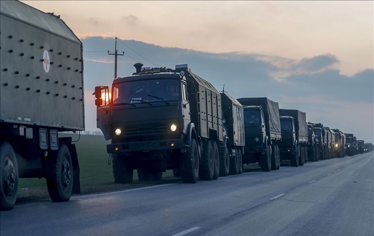 5 kilometrelik Rus askeri konvoyu Kiev'e ilerliyor