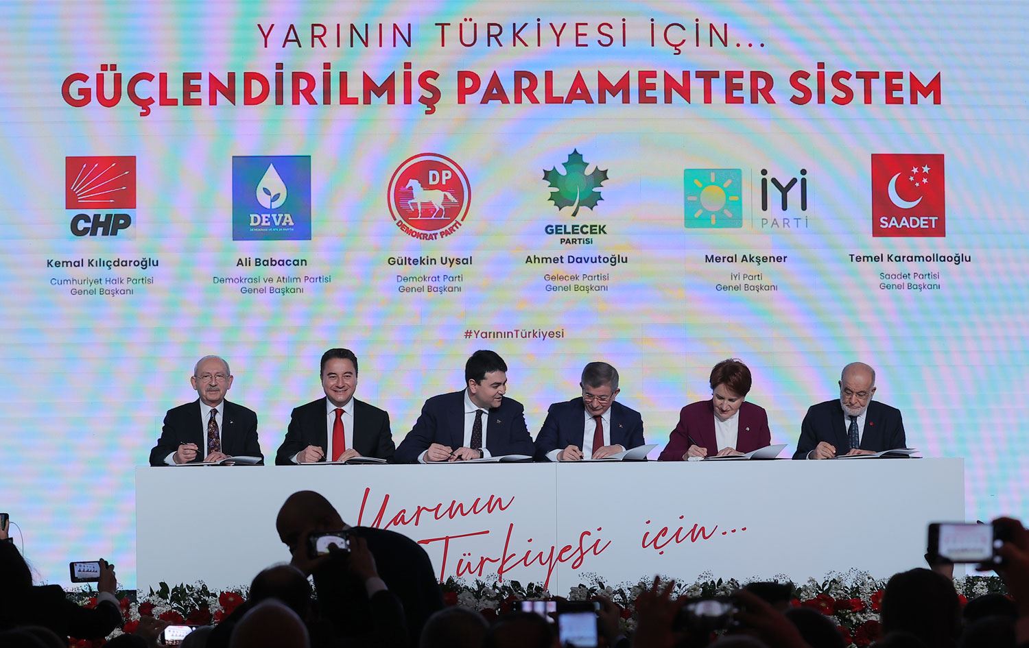 Muhalefet liderleri ‘Güçlendirilmiş Parlamenter Sistem’ metnine imza attı