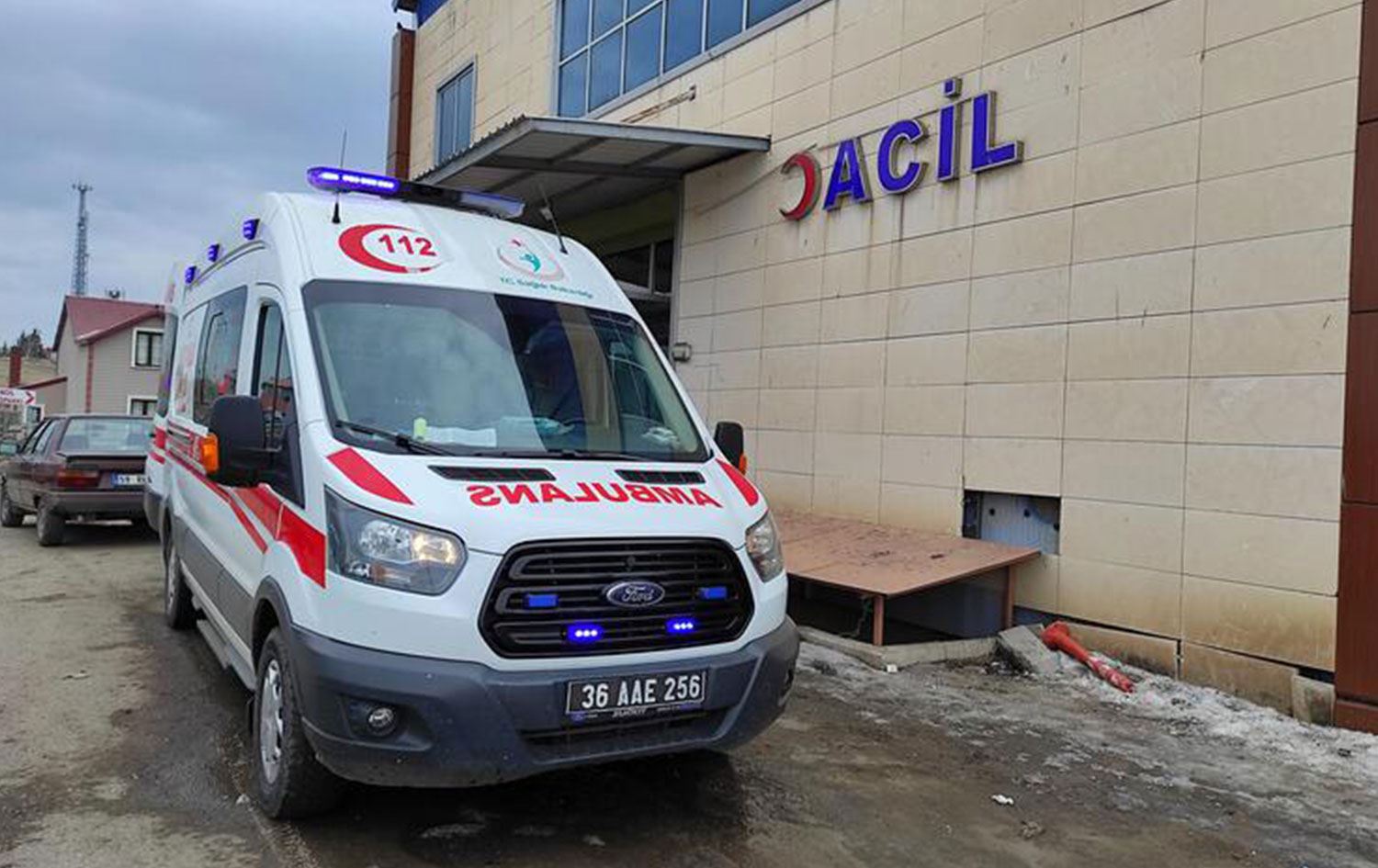 Kars’ta 17 yaşındaki genç kız kendisini rahatsız eden kişiyi öldürdü