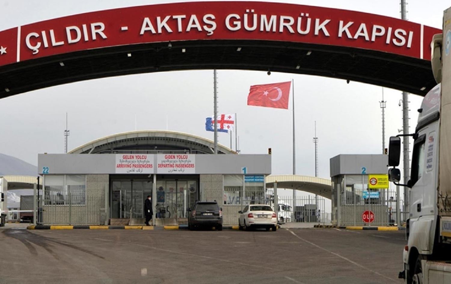 Li Erdexanê 2 deriyên sînorî ligel Gurcîstanê hatin vekirin