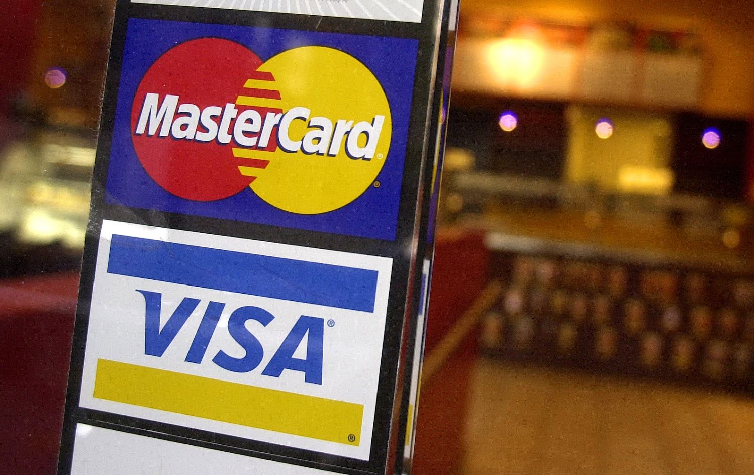 Visa û Mastercard karê xwe li Rûsyayê radiwestînin
