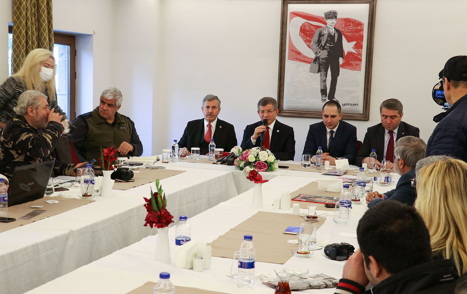 Davutoğlu: Mutabakat metni seçim ittifakı değil, ittifak yeniden yapılandırılmalı