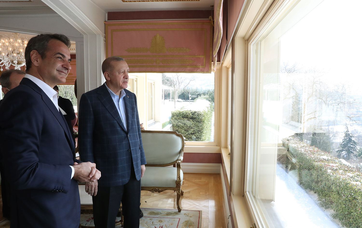 Erdoğan’la bir araya gelen Miçotakis'in korona testi pozitif çıktı